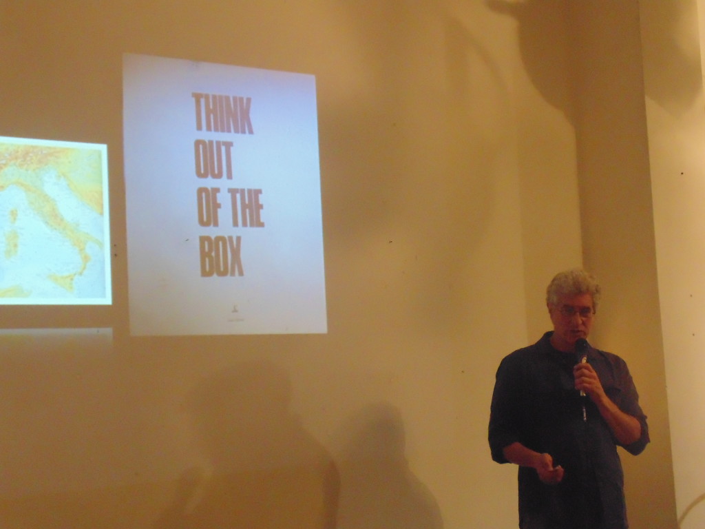 Roberto Bonzio - Think out of the box